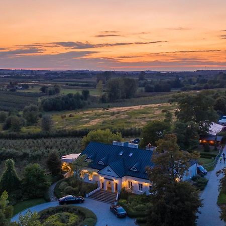 Dwor Na Wichrowym Wzgorzu Bed and Breakfast Przybysławice Esterno foto